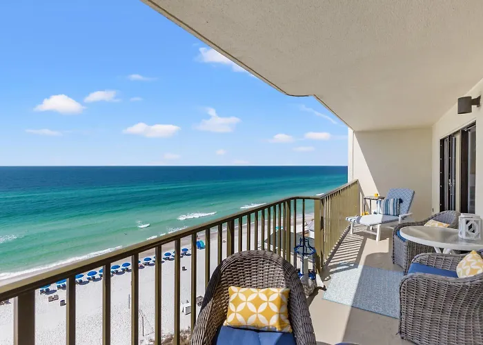 Beachfront Breeze By Avantstay Beachfront Condo